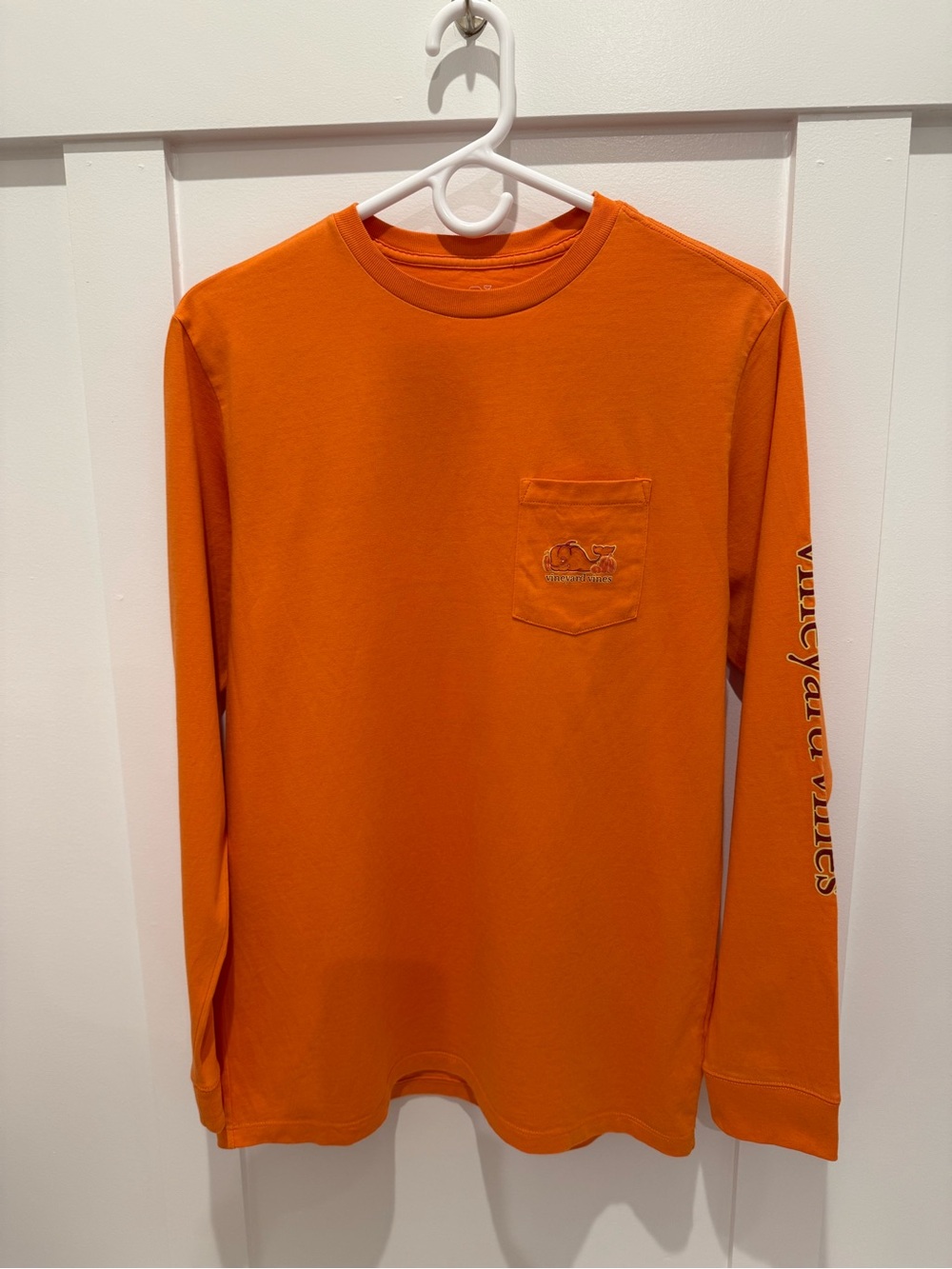 Boys Vineyard Vines brand long sleeve shirt in excellent condition, size XL (18)